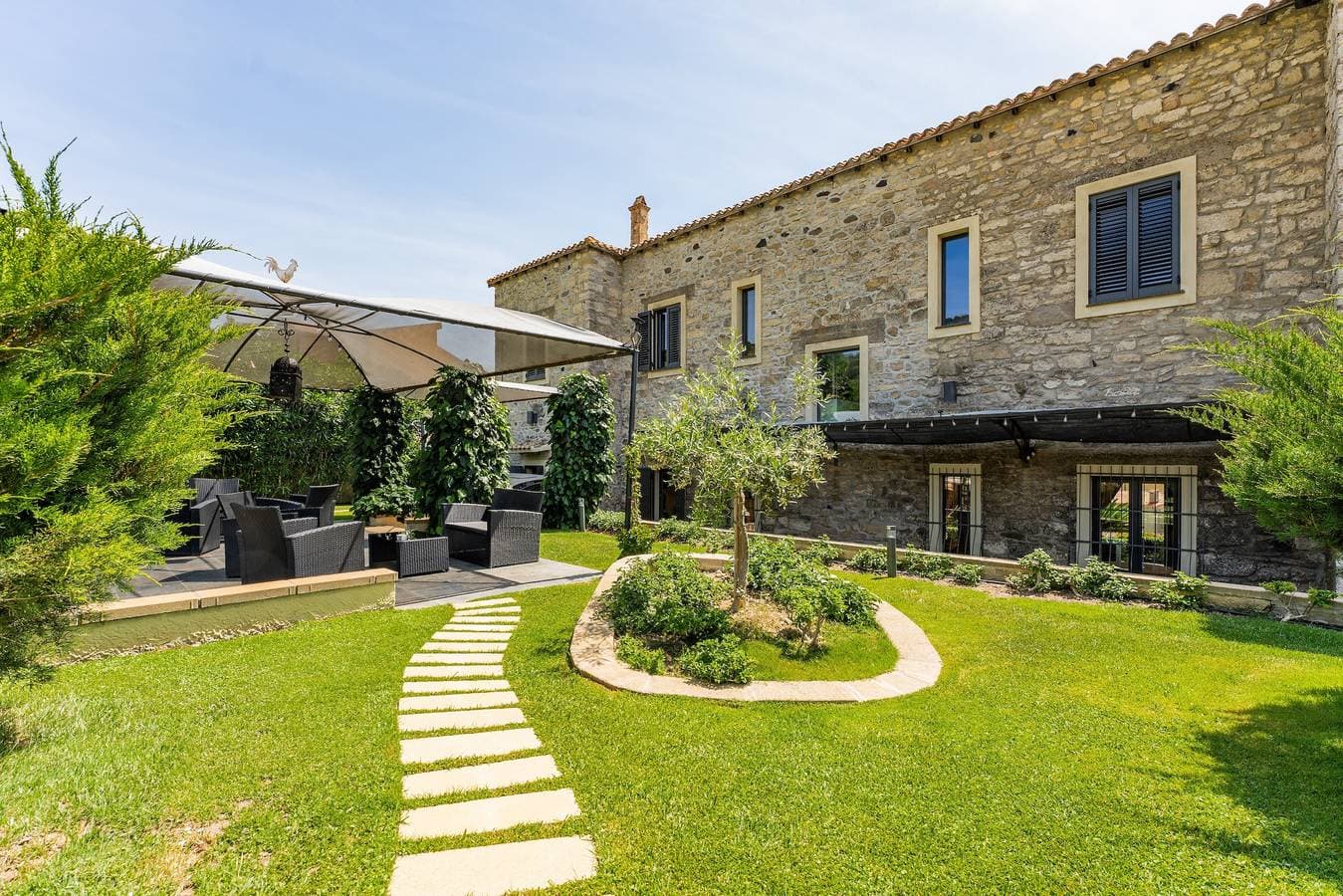 Foto 3 von 42: Villa 'Luxury Home Borgo Antico' mit Bergblick, WLAN und Klimaanlage