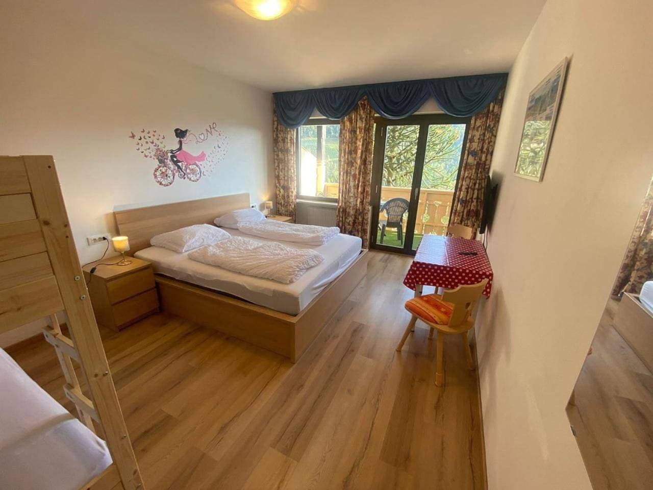 Foto 7 von 33: Double Room with Balcony