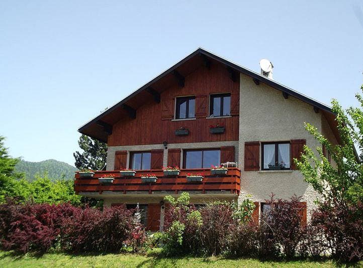 Gemütliche Gite mit Parkplatz, WiFi und Bergblick 1