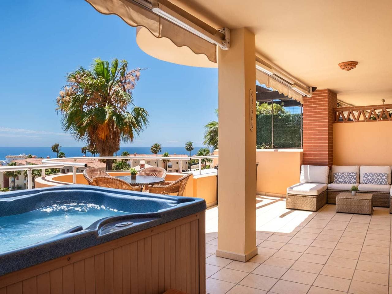 Am Meer gelegenes Apartment in Mijas mit Pool und Klimaanlage, 2 Schlafzimmer 1