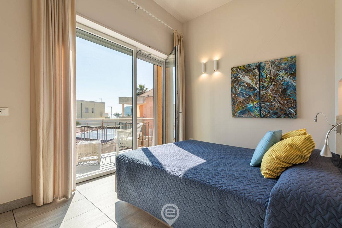 Foto 5 von 34: Ferienwohnung für 2 Personen mit Balkon/Terrasse