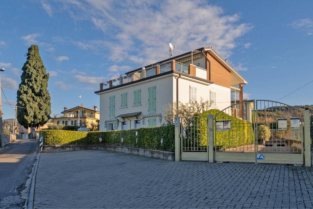 Foto 4 von 24: ApartmentsGarda - Rosa Chiarè