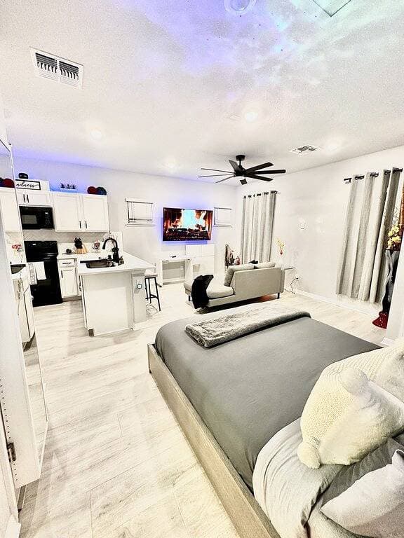 Modern Zen. Private Studio & Hot tub in the heart of downtown Orlando 1