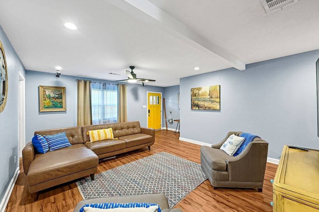 Foto 6 von 37: Large spacious home near Downton-Your Private 4Br Retreat