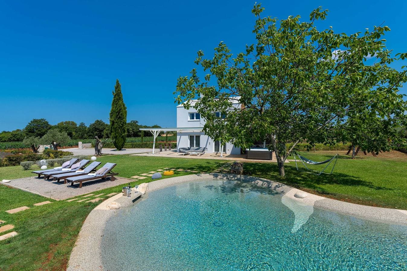 Foto 3 von 58: Ferienhaus Casia mit Pool