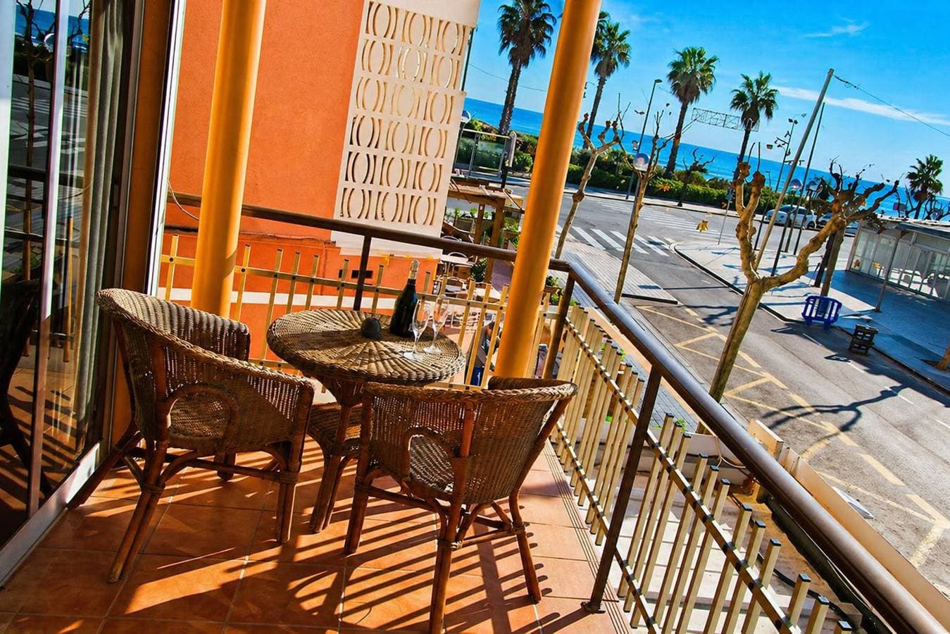 AirCon Apartment in front of the beach 1