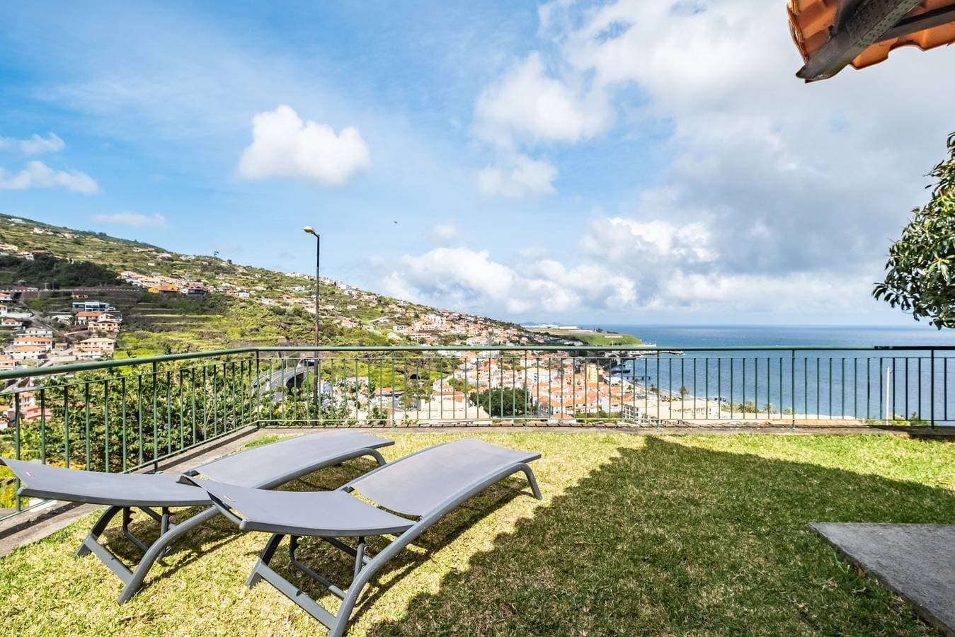Foto 2 von 47: Sea View Villa by Homie