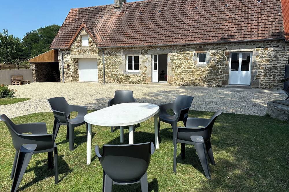 Les flots bleus: Charming little house by the sea (1.6km away)! 1