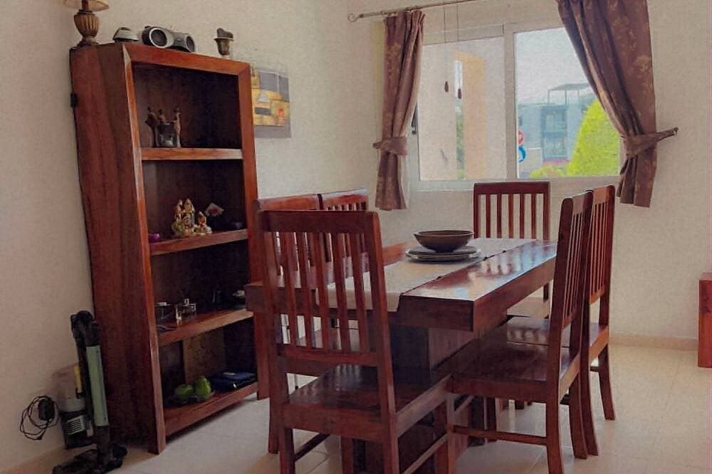 Foto 12 von 30: Erdgeschosswohnung mit Pool, A / C, TV, Dvd, WIFI, Patio und privatem Parkplatz