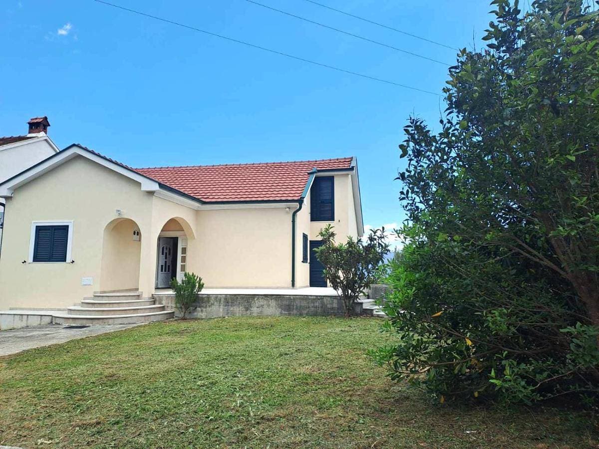 Foto 3 von 32: Villa with Sea View