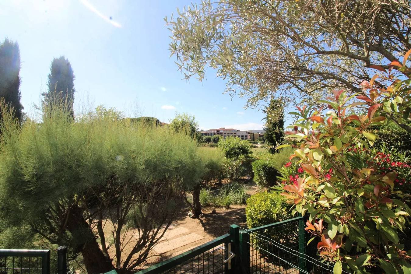 Foto 12 von 22: Golf von St-Tropez Studio/Kabine für 4 Personen Schwimmbad und Strandzugang