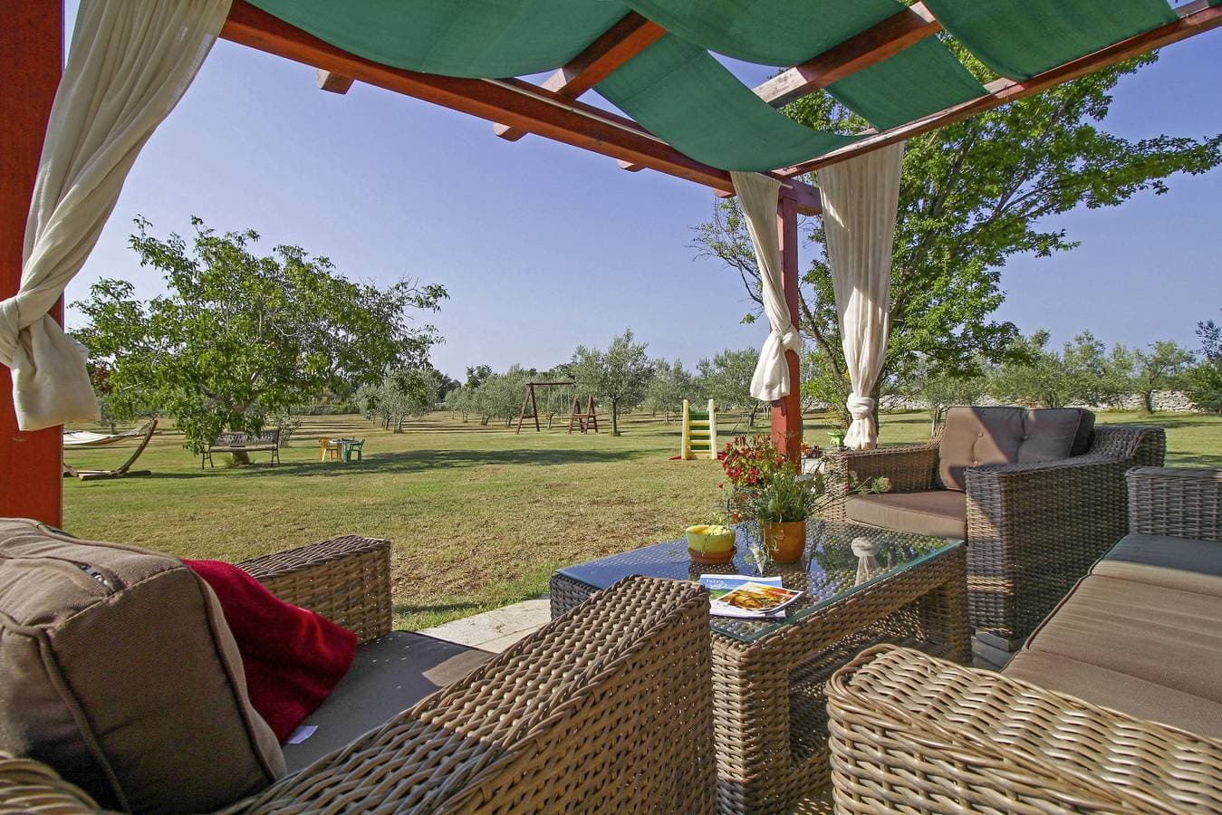 Foto 6 von 28: Ferienhaus Šalvela * 11000 m2 Grundstück, Garten, privater Pool, WLAN