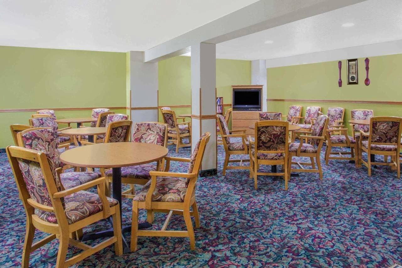 Foto 4 von 34: Days Inn by Wyndham Custer
