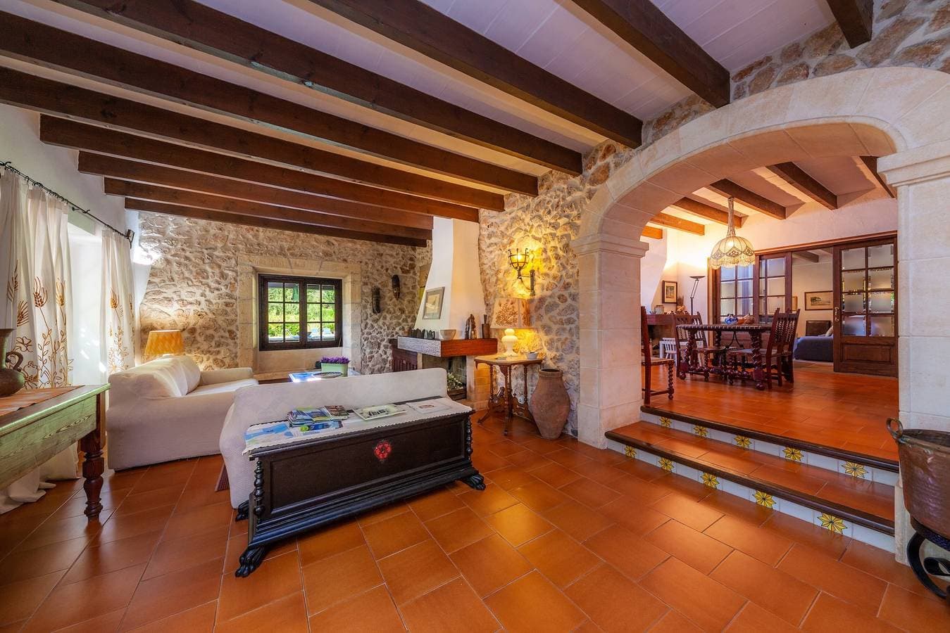 Foto 10 von 38: Mit traumhaftem Bergblick und Pool - Finca Can Curt