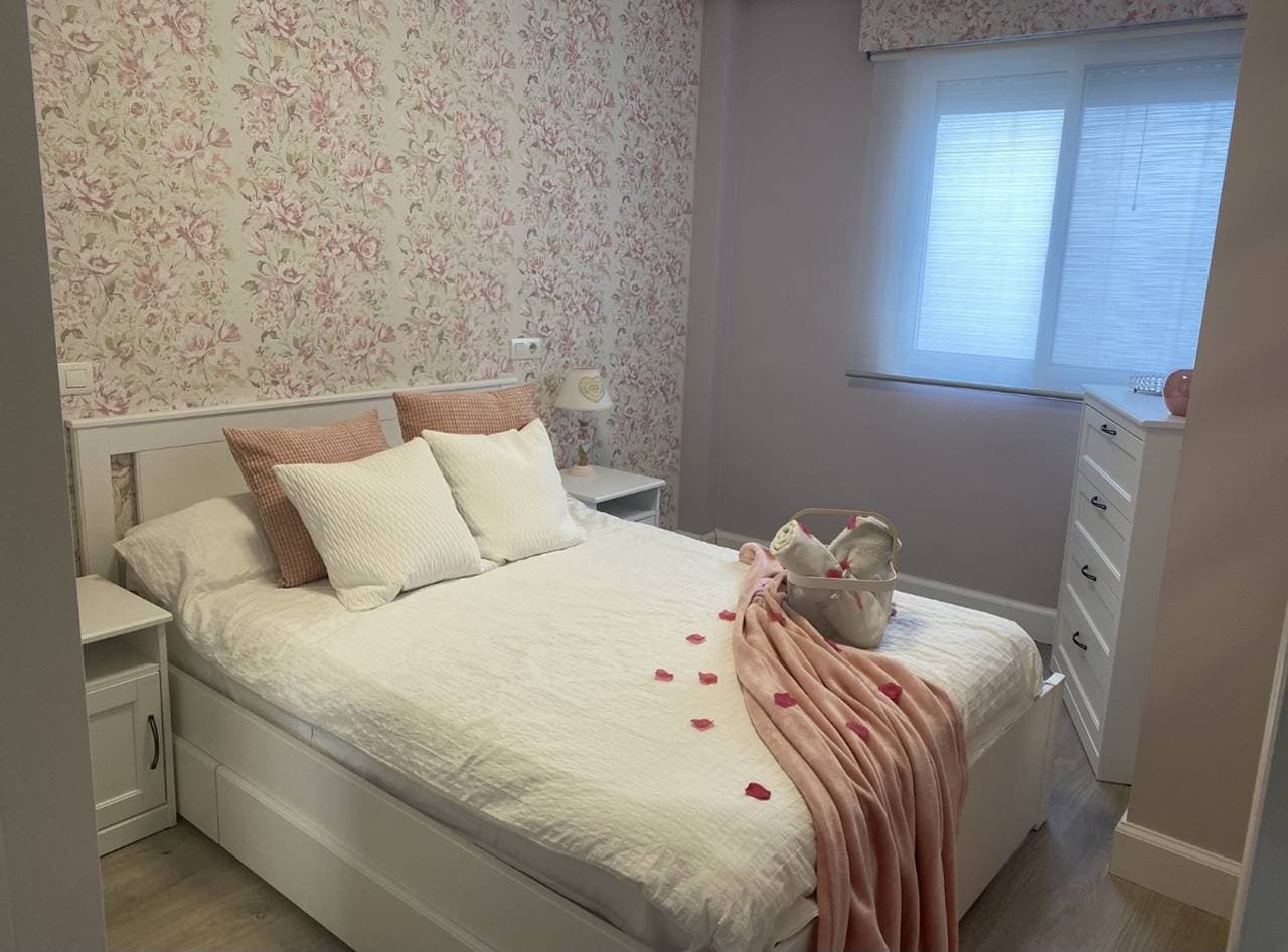 Foto 8 von 19: Modernes Apartment mit Jacuzzi und Stadtblick in Almería, 80 m²