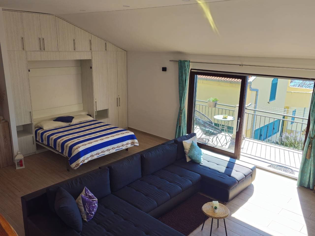 Foto 12 von 40: Ferienhaus für 8 Personen mit Balkon