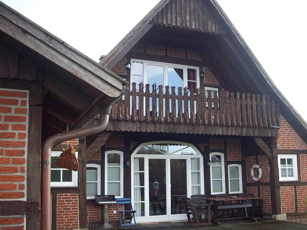 Foto 3 von 21: Altes Heuerhaus am See