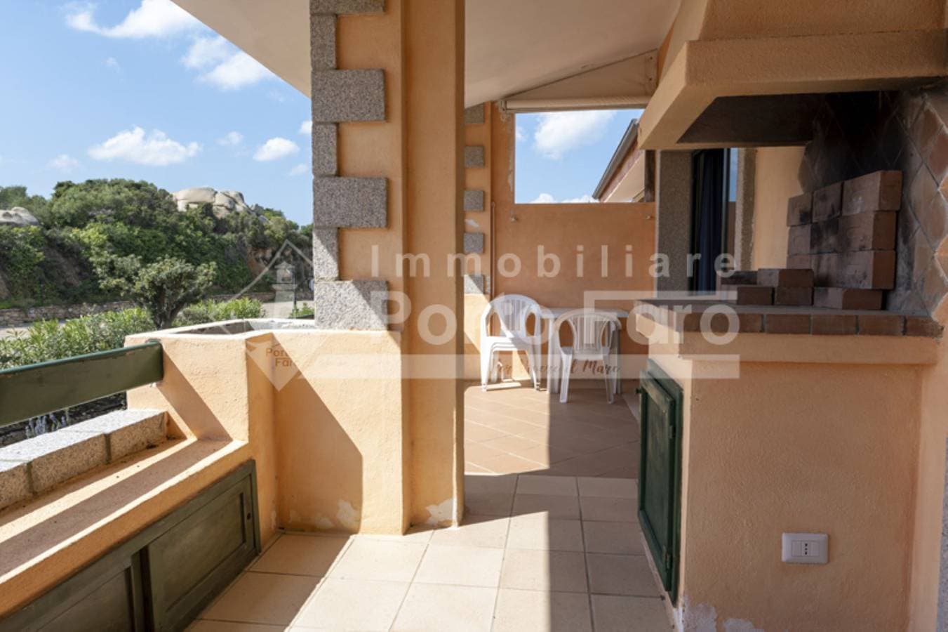 Foto 3 von 12: Ferienwohnung für 4 Personen mit Terrasse