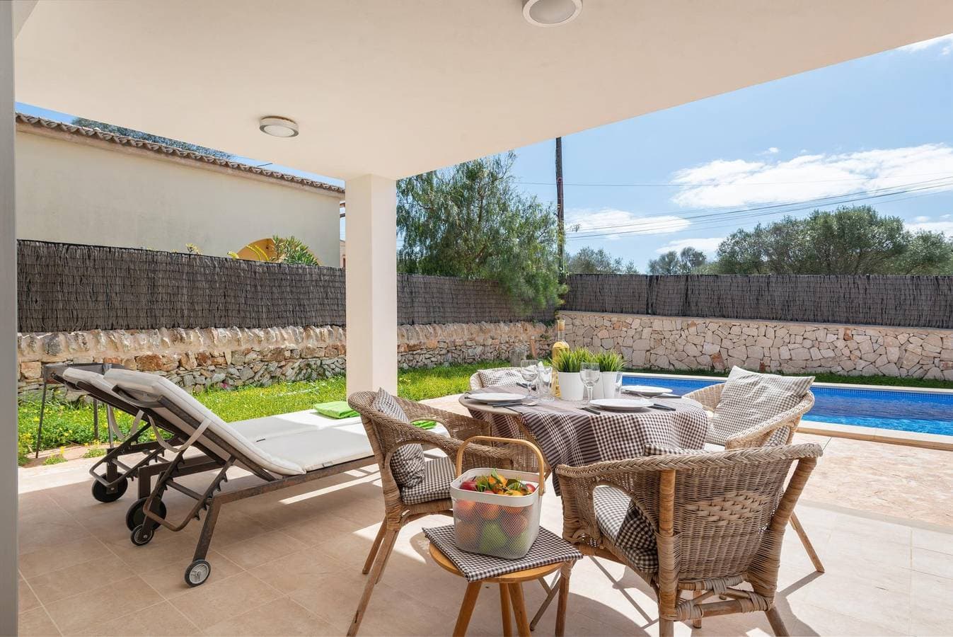 Foto 3 von 41: Garlanda 1 - Moderne Villa mit privatem Pool in der Nähe eines paradiesischen Strandes. Wifi gibt es gratis.