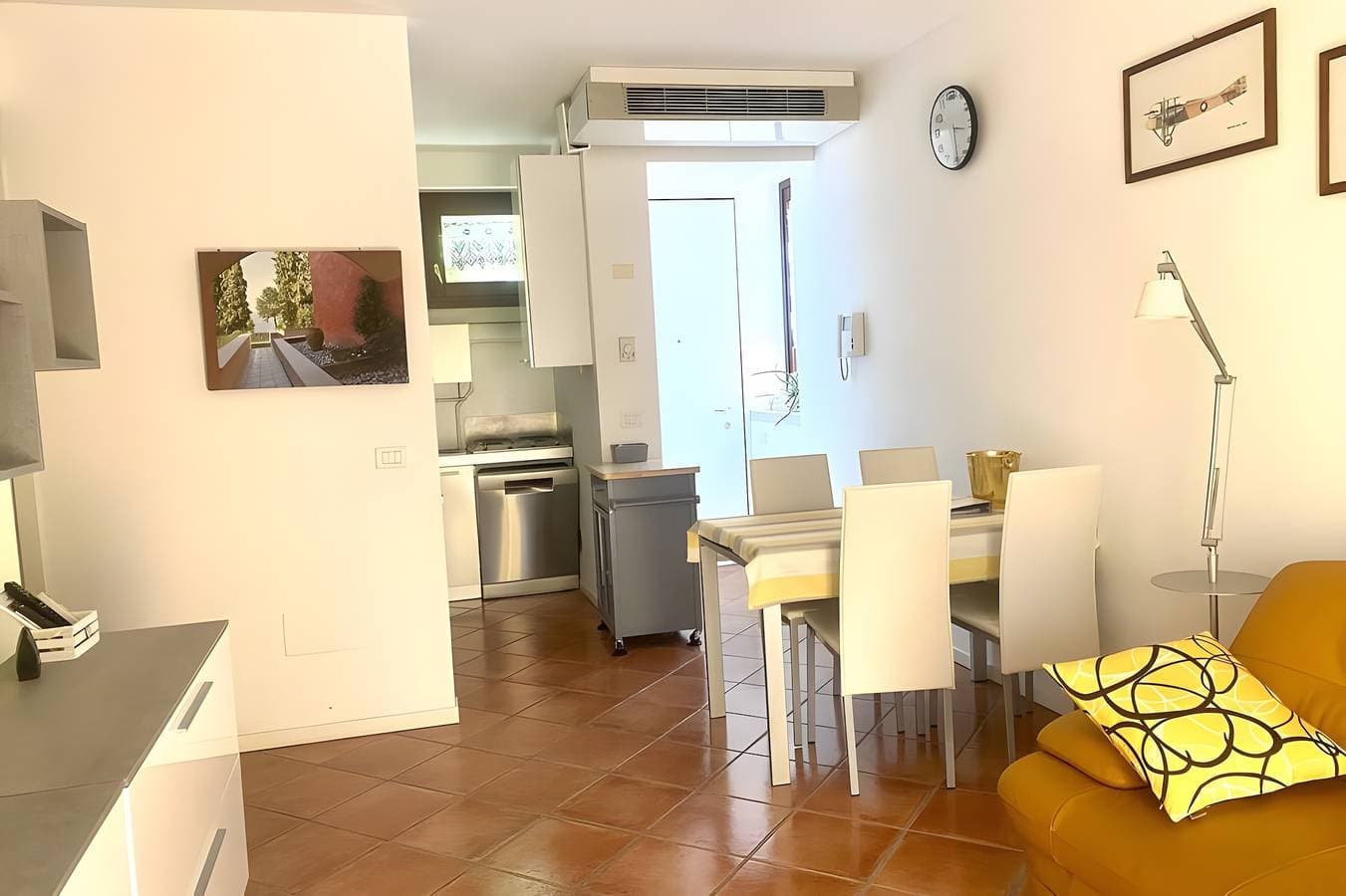 Foto 7 von 31: Charmantes Apartment nur 100 m vom Gardasee entfernt