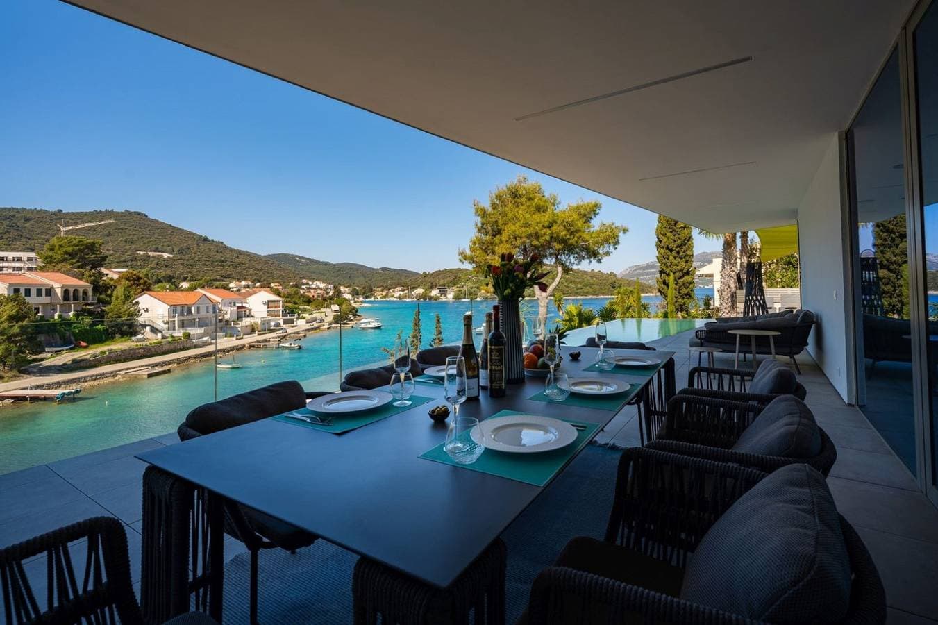 Foto 12 von 50: Luxury Seafront Villa Aman Korcula with Pool