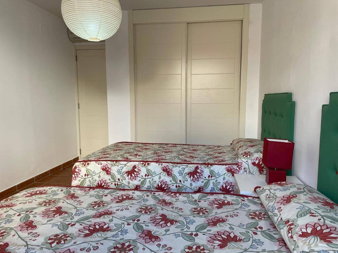 Foto 10 von 59: Three-Bedroom Apartment