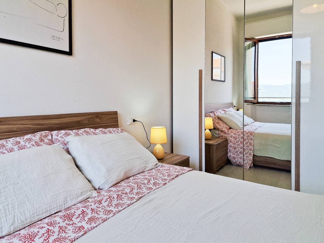 Foto 9 von 42: Apartment 'Porta A Mare Home' mit Klimaanlage im historischen Zentrum von Portoferraio