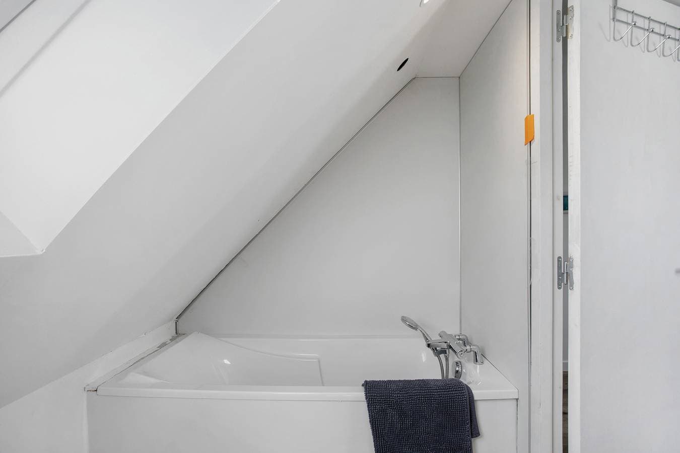 Foto 12 von 28: Ty Glas Gästehaus – Zimmer im Obergeschoss