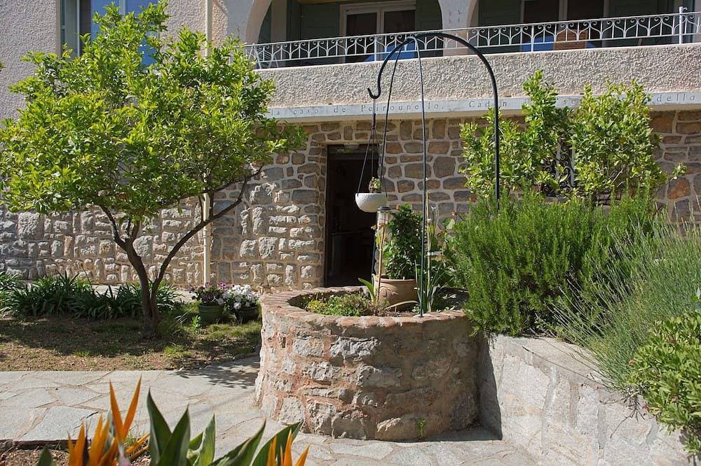Foto 9 von 12: Character house with garden and swimming pool