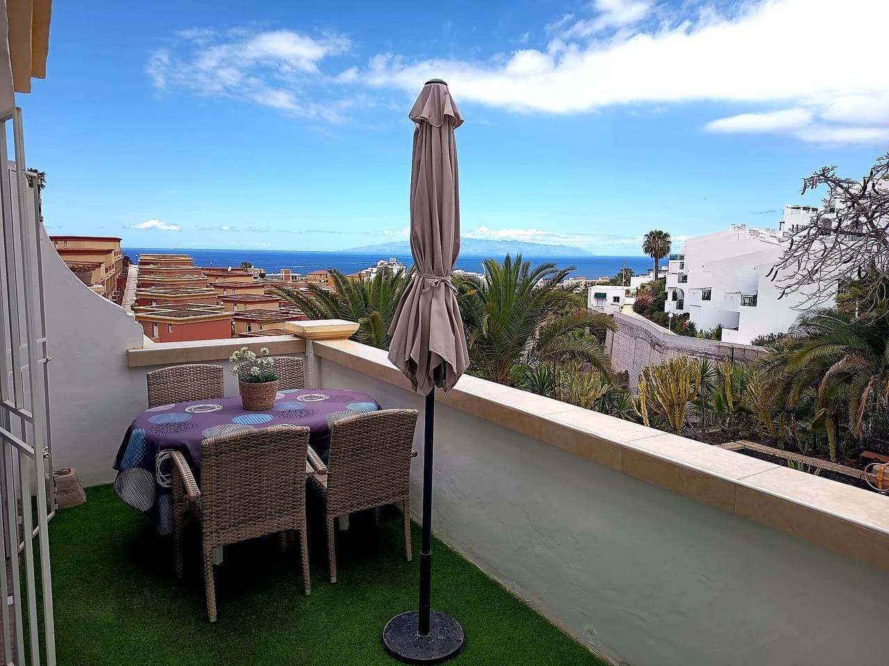 Foto 3 von 26: Cozy Home in Costa Adeje - Pool & Private Terrace