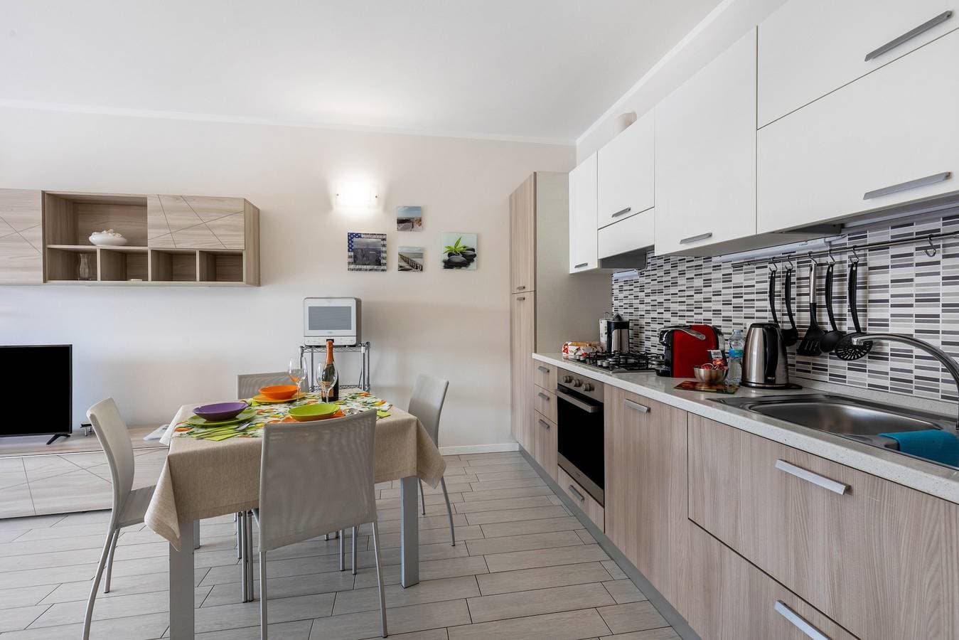 Foto 7 von 33: Apartment 'Delizioso Residence Vista Lago' mit Seeblick, WLAN und Klimaanlage