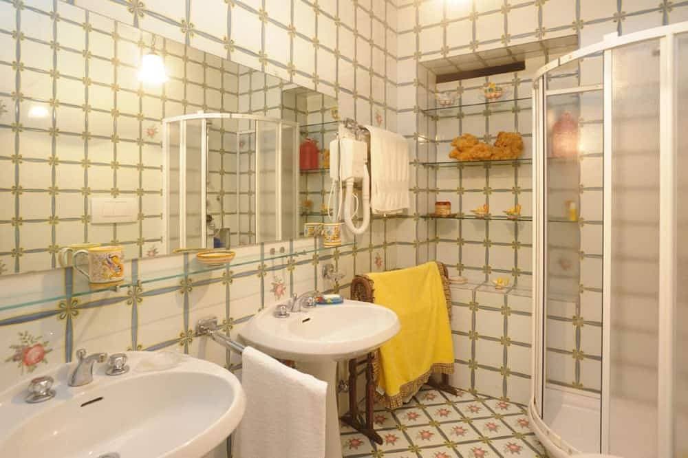 Foto 3 von 28: Villa Azzurra mit privatem Pool und Zugang zum Meer