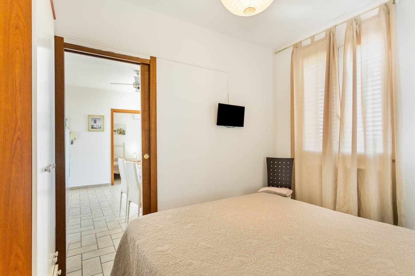 Foto 5 von 24: Ferienhaus 'Am Hafen – nur Schritte vom Meer' mit Meerblick, privater Terrasse & Klimaanlage