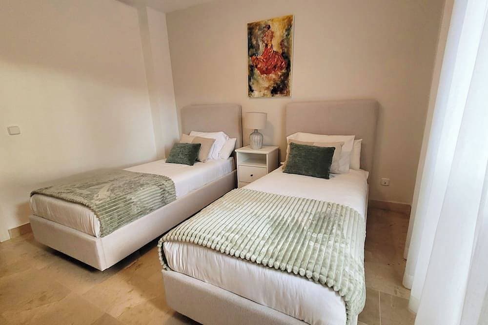 Foto 2 von 30: Apartment in El Presidente Beach side New Golden Mile
