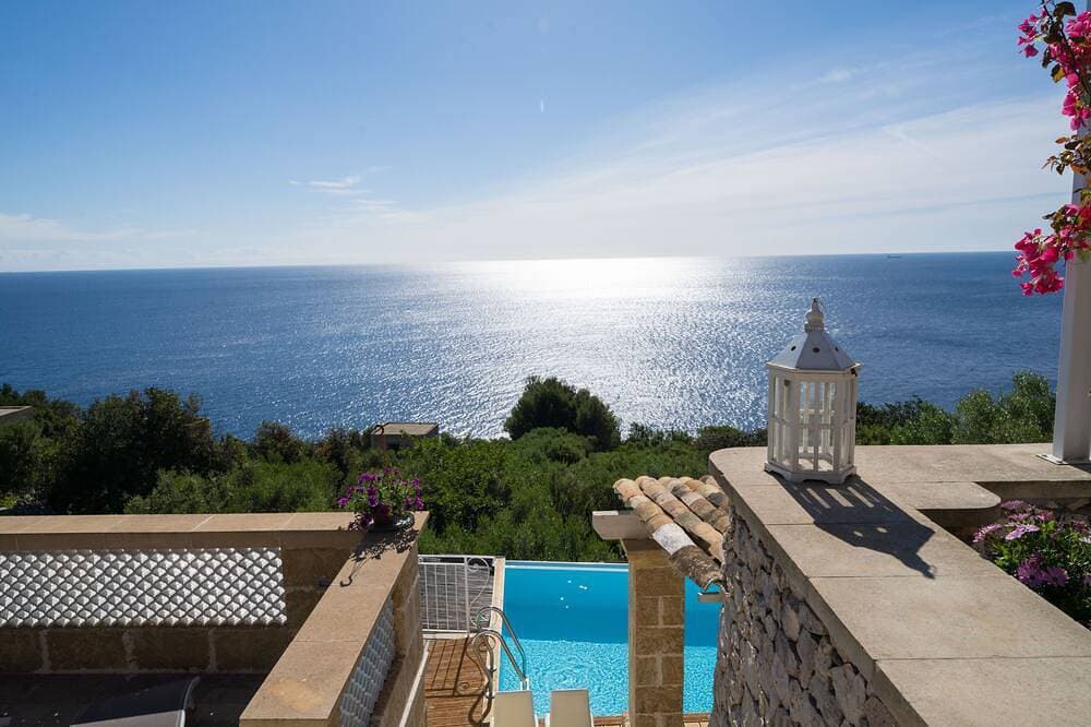 Apulien Salento Salento Meerblick-Konstruktion, umgeben von jahrhundertealten Olivenbäumen 1