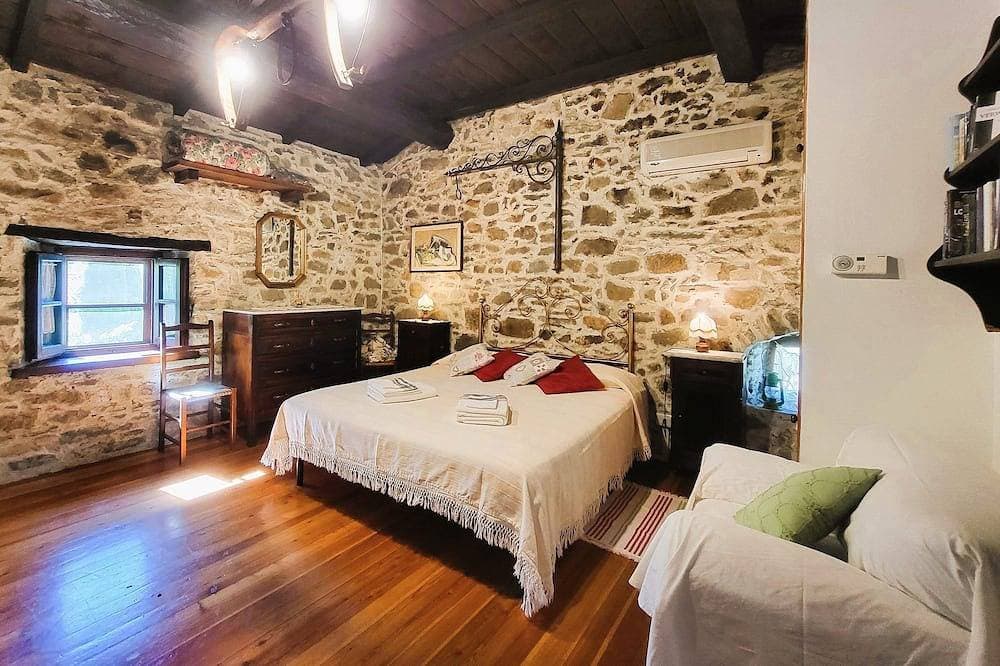 Foto 3 von 23: Restored Mill, riverside, private pool, WIFI, romantic!