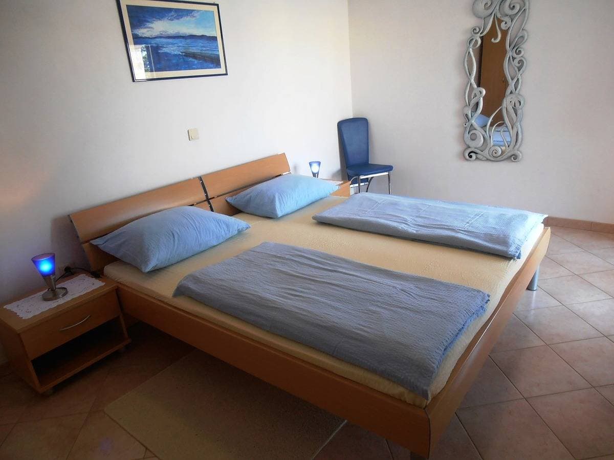 Foto 10 von 24: Comfortable Apartment with 2 bedrooms (2 adults + child)