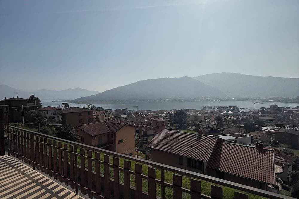 Foto 8 von 8: La Dimora del Lago d'Iseo - Apartment with stunning lake view terrace