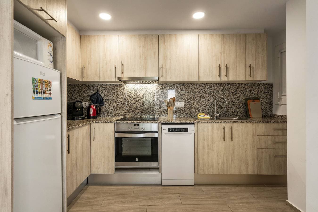 Foto 7 von 31: Welcs Apartamento 319 Emp con balcón y vista al ma