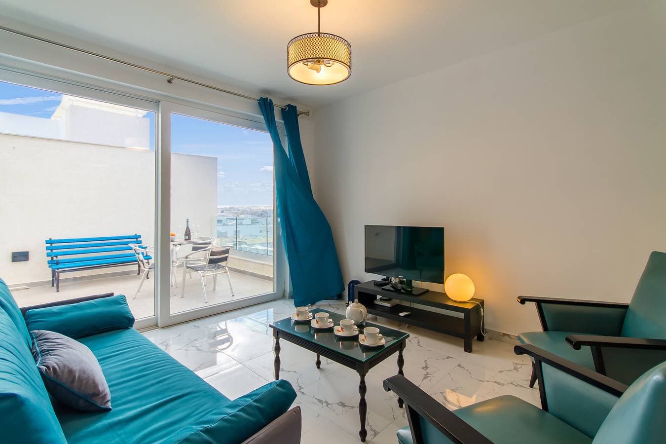 A Sunny Penthouse Modern 2 bdr - Sliema 1