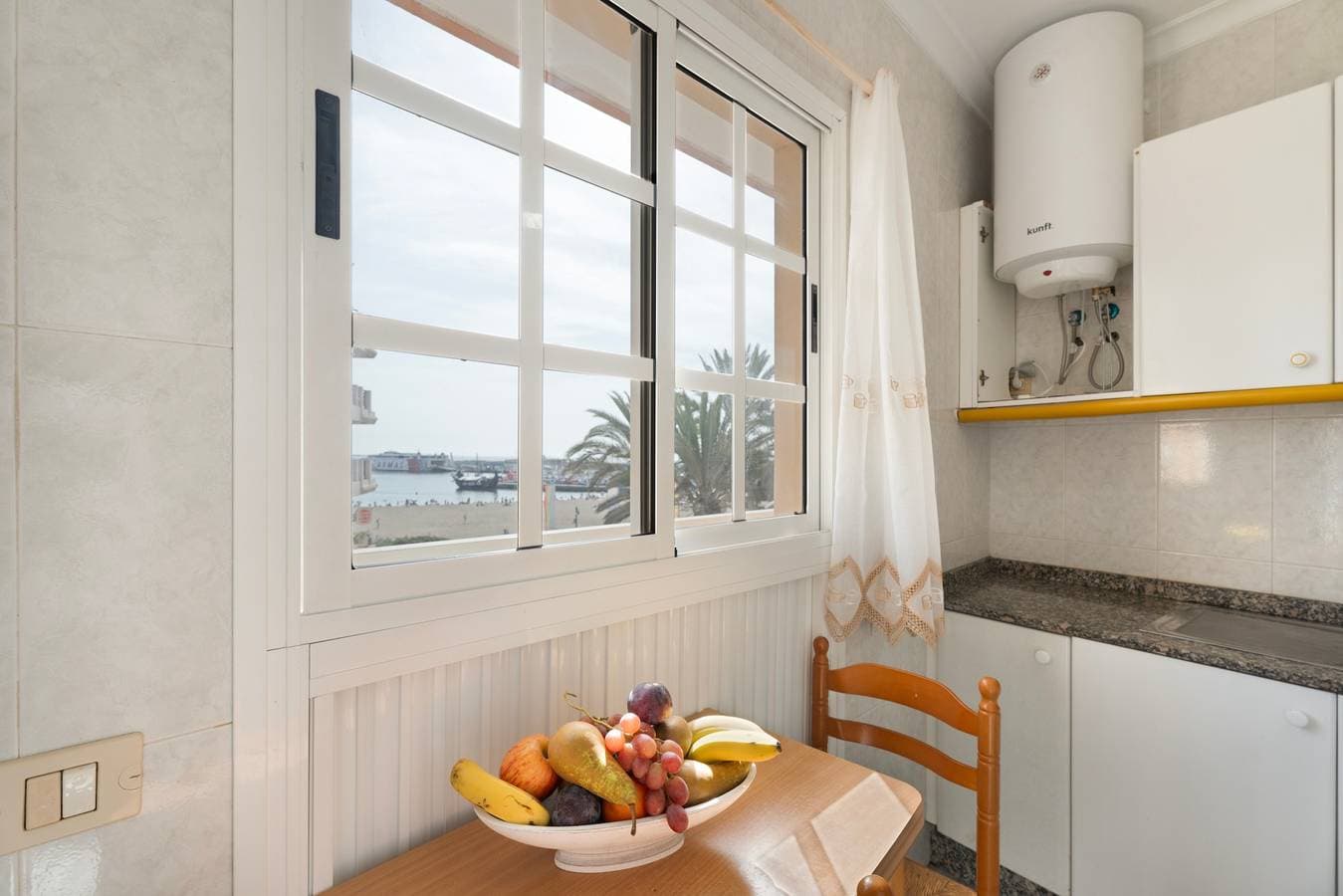 Foto 7 von 23: Ferienwohnung 'Carmenza' mit Meerblick, Balkon und WLAN