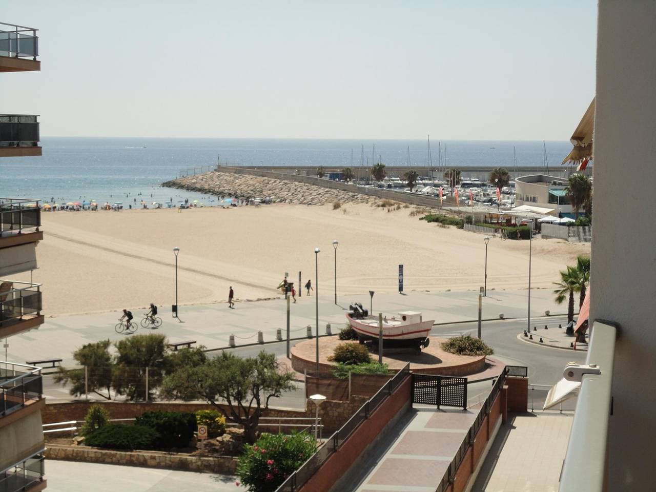 Appartement en bord de mer à Torredembarra avec Wifi, clim et parking souterrain 1