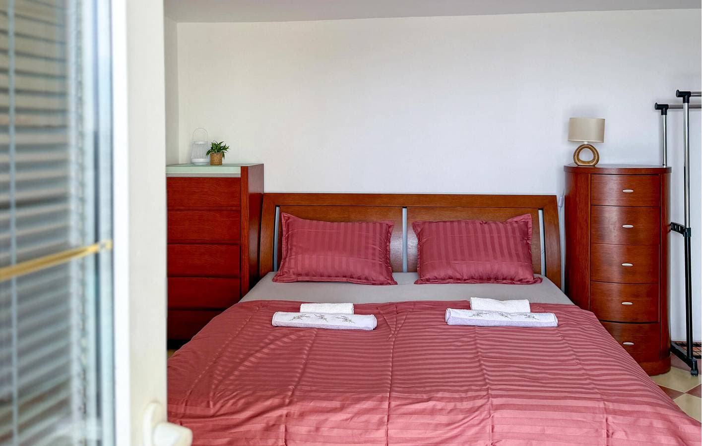 Foto 7 von 28: Gemütliche Ferienwohnung mit Pool, Terrasse und Zugang zum Strand – nur 2 km entfernt!
