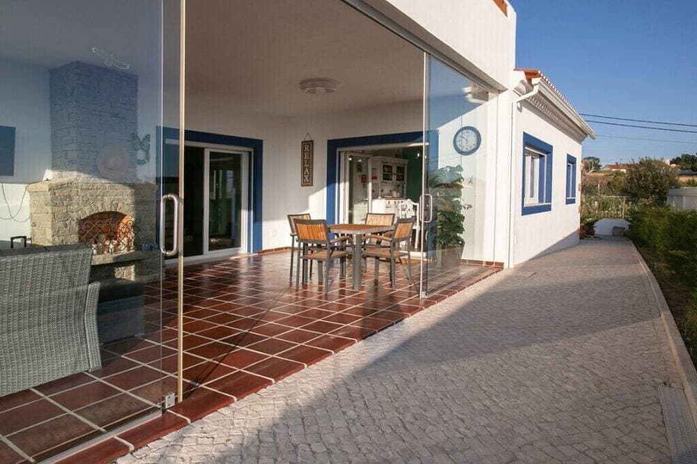 Foto 13 von 22: Luxury 4-bedroom villa with heated pool and private property in tranquil Guisado