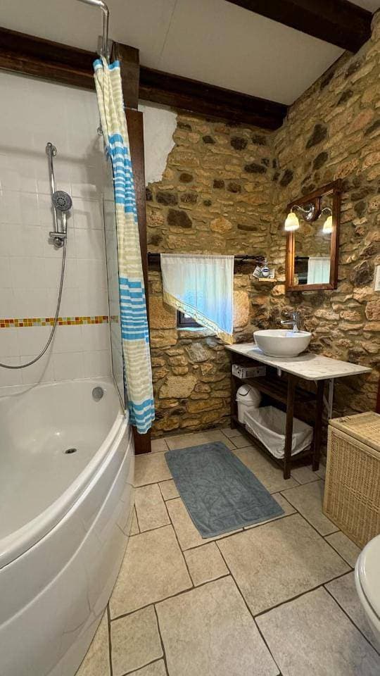 Foto 6 von 42: Three-Bedroom House