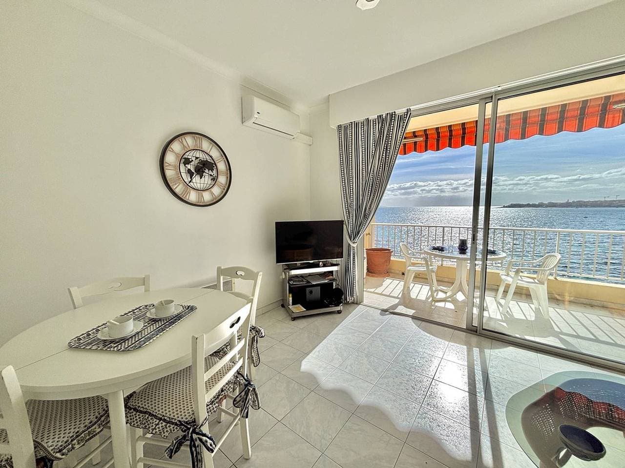 Foto 4 von 19: Studio am Wasser, Klimaanlage, Terrasse, WLAN inklusive in Ajaccio
