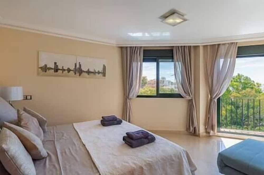 Foto 5 von 30: Tranquil 3 bed villa with private pool + sea view!