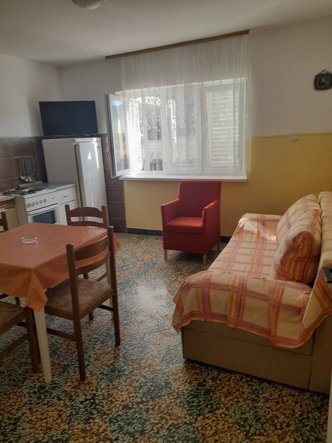 Foto 12 von 20: 1-Zimmer-Ferienwohnung mit Terrasse und Meerblick Kampor, Rab A-4984-b