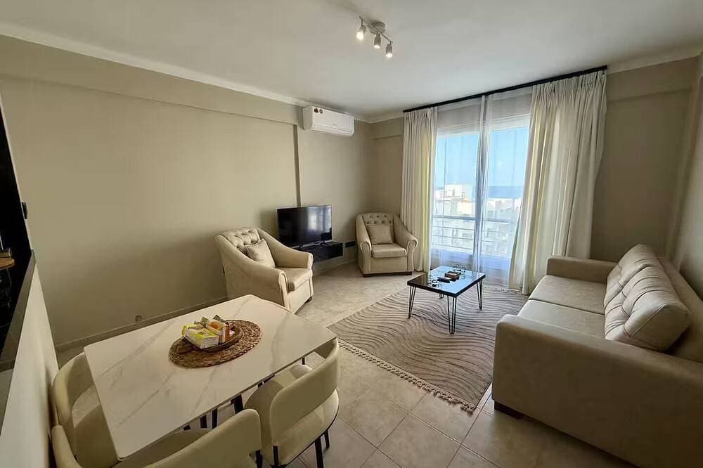 Foto 13 von 22: Pleasant Location 2Br Apt with Nice Views -- Keyifli Konumda Manzaralı 2+1 Daire