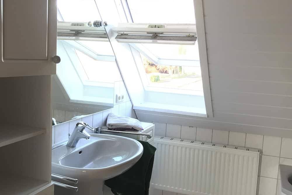Foto 9 von 17: Große 120qm Ferienwohnung ruhige Alleinlage im Grünen mit Garten/Loggia
